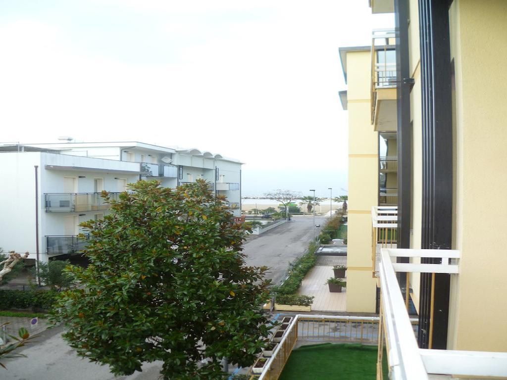 Hotel Glenn ريميني المظهر الخارجي الصورة
