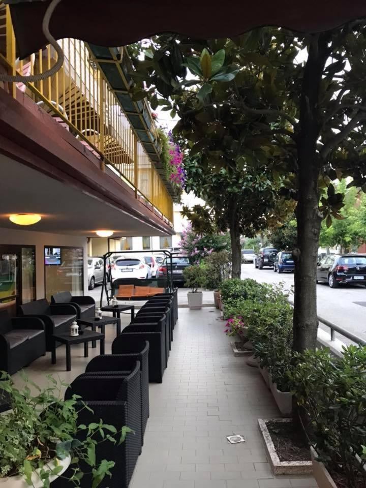 Hotel Glenn ريميني المظهر الخارجي الصورة